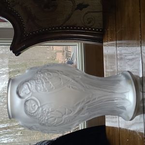 Lalique bird detail vase